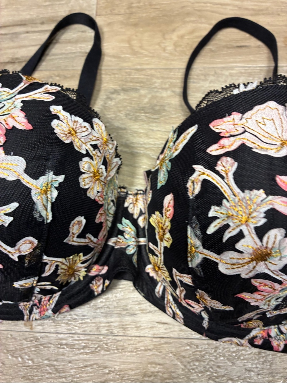 Victoria Secret Floral Embroidered Lined Dream Angels Demi Bra - Picture 4 of 10